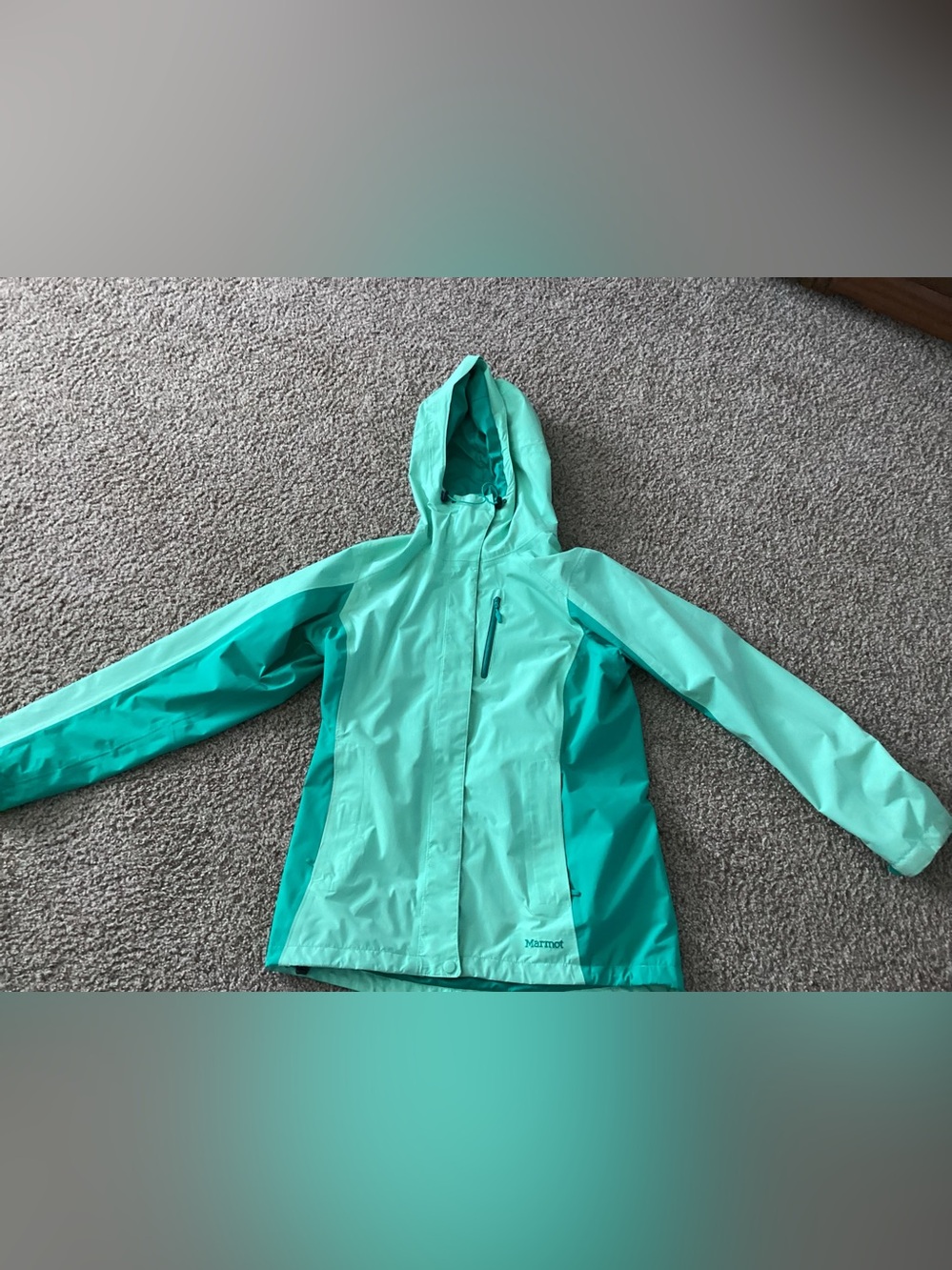Women’s Marmot raincoat